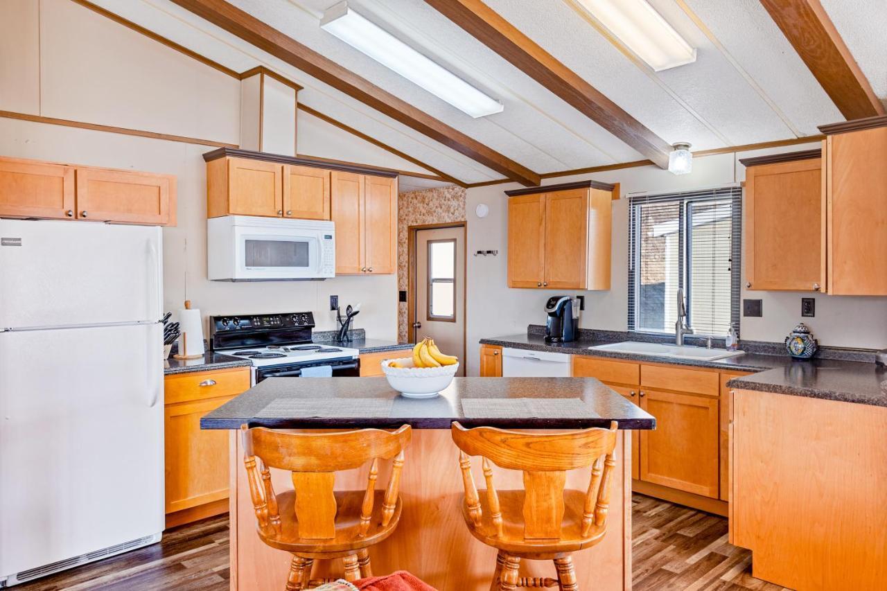 Downtown Harrison Lakefront Getaway 외부 사진